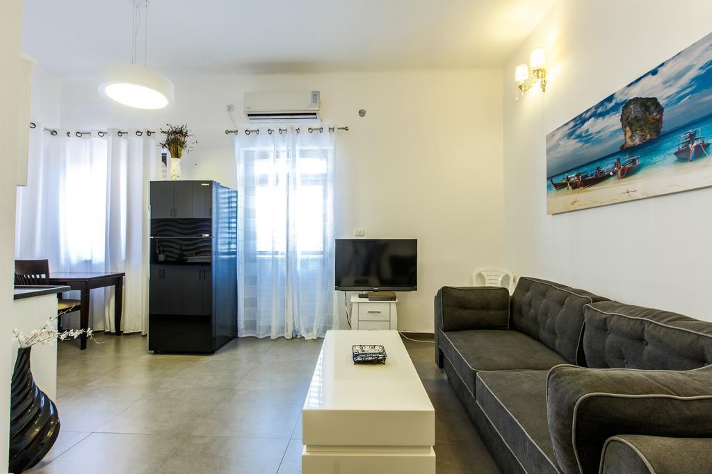 Chic Apartments By The Beach เทลอาวีฟ ภายนอก รูปภาพ