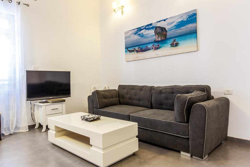 Chic Apartments By The Beach เทลอาวีฟ ภายนอก รูปภาพ