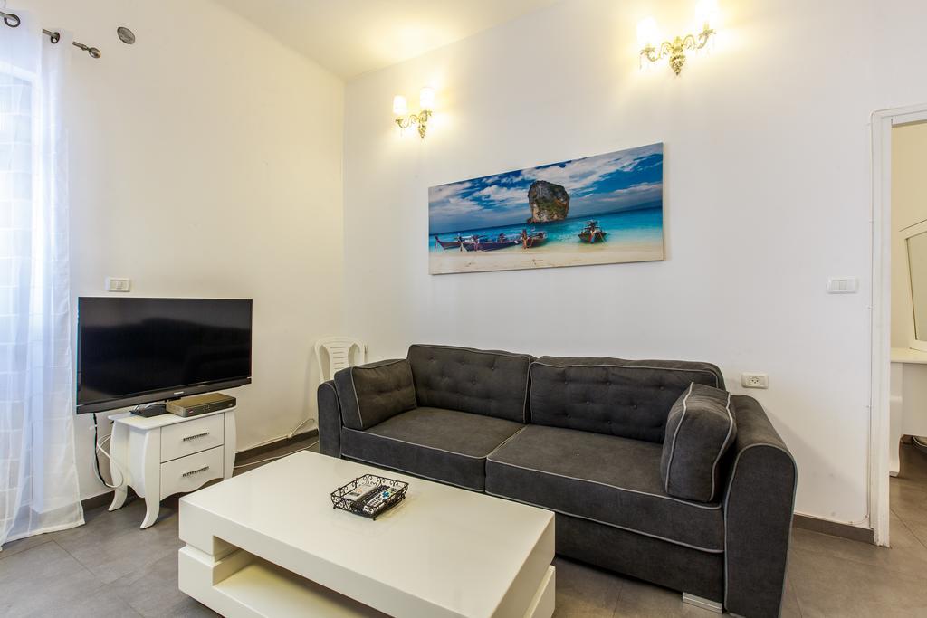 Chic Apartments By The Beach เทลอาวีฟ ภายนอก รูปภาพ