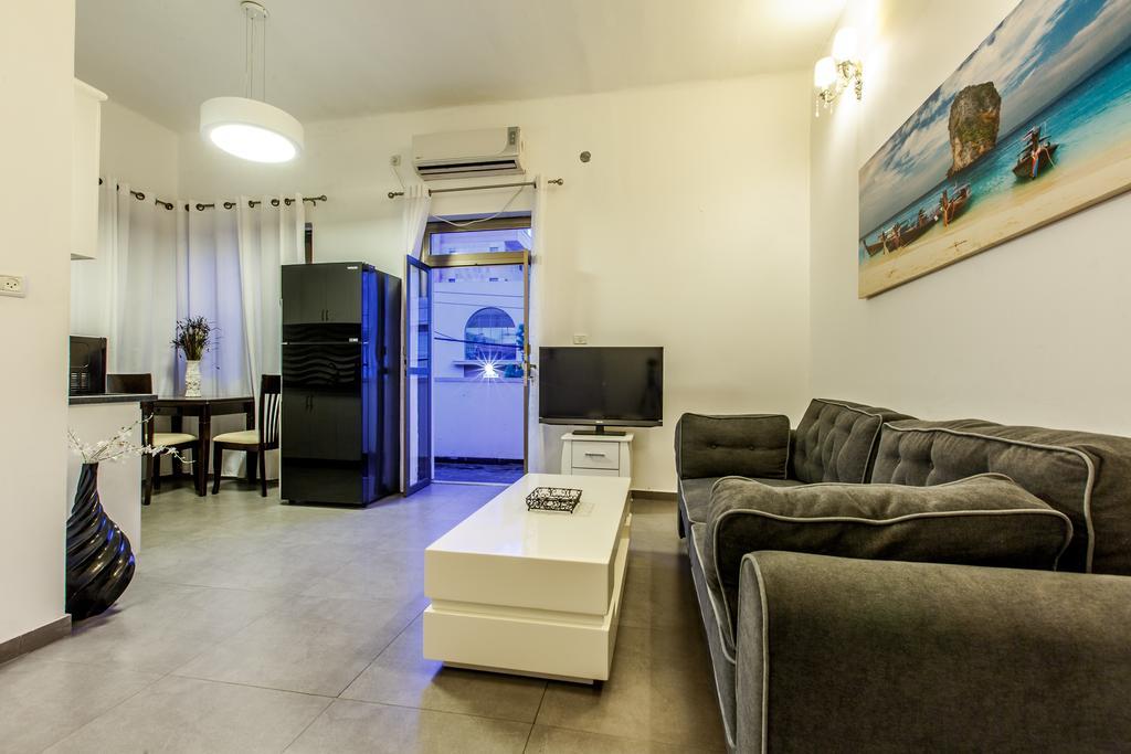 Chic Apartments By The Beach เทลอาวีฟ ภายนอก รูปภาพ