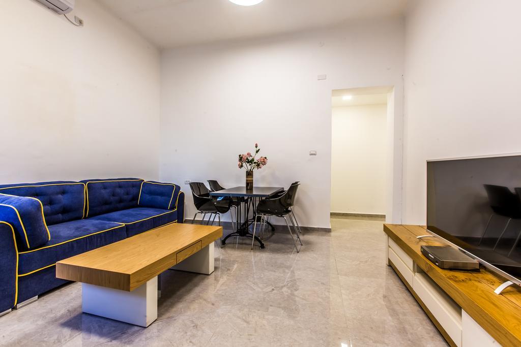 Chic Apartments By The Beach เทลอาวีฟ ภายนอก รูปภาพ