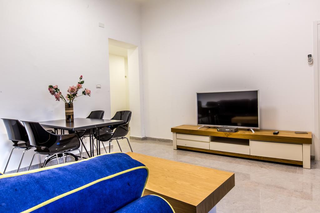 Chic Apartments By The Beach เทลอาวีฟ ภายนอก รูปภาพ